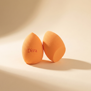 Oranžový beauty blender se zkosením dole s gravírovaným nápisem Diva
