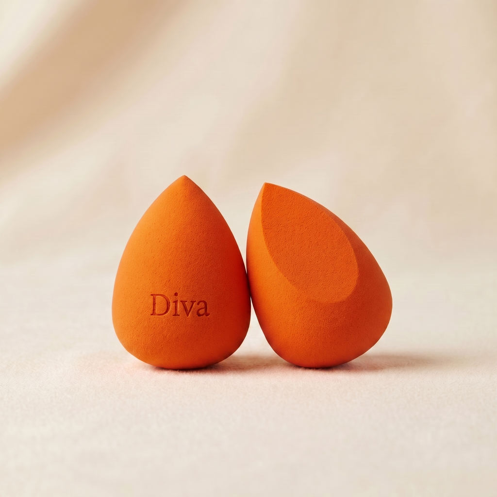 Oranžový beauty blender se zkosením nahoře s gravírovaným nápisem Diva
