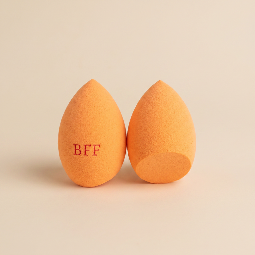 Oranžový beauty blender se zkosením dole s gravírovaným nápisem BFF