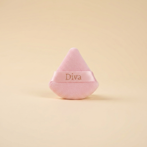 Světle růžová labutěnka s gravírovaným nápisem Diva
